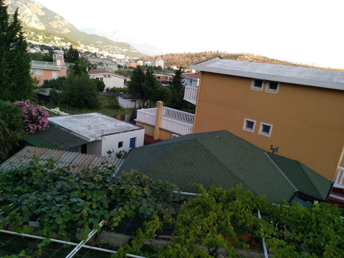Apartments Music Sutomore Exterior photo